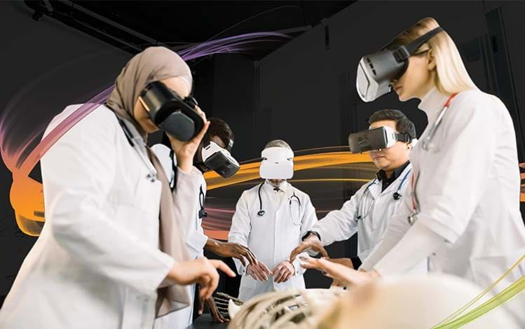 doctors using VR